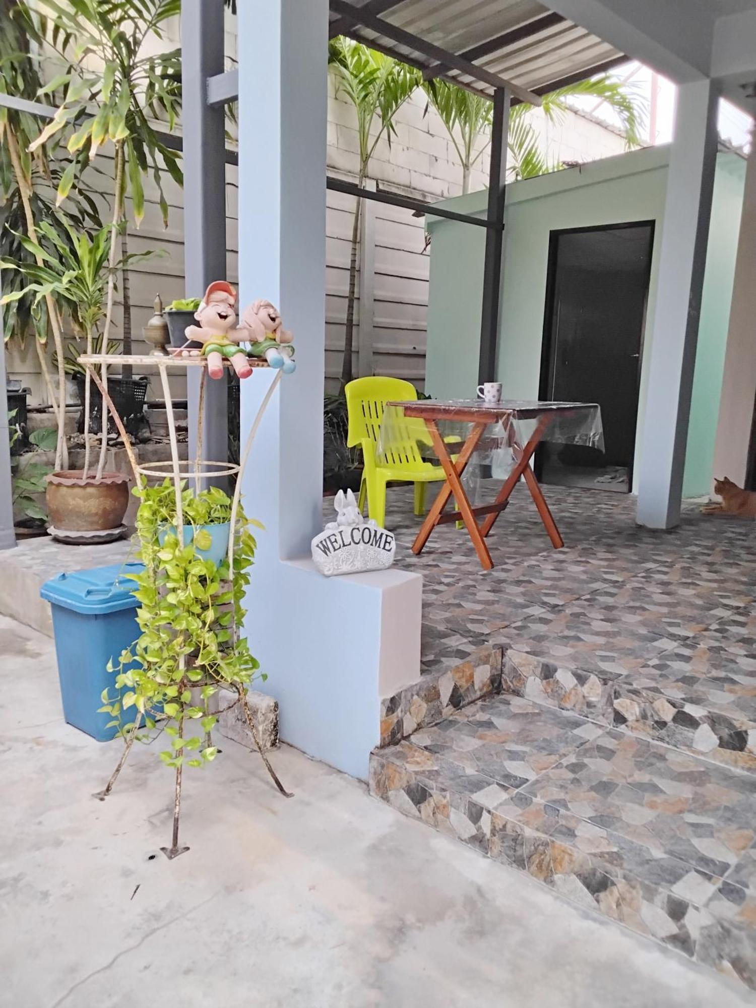 Hospedagem domiciliar Mango Tree Guestroom Banguecoque